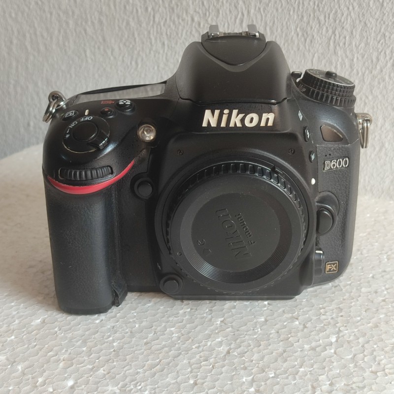 Nikon EOS D600