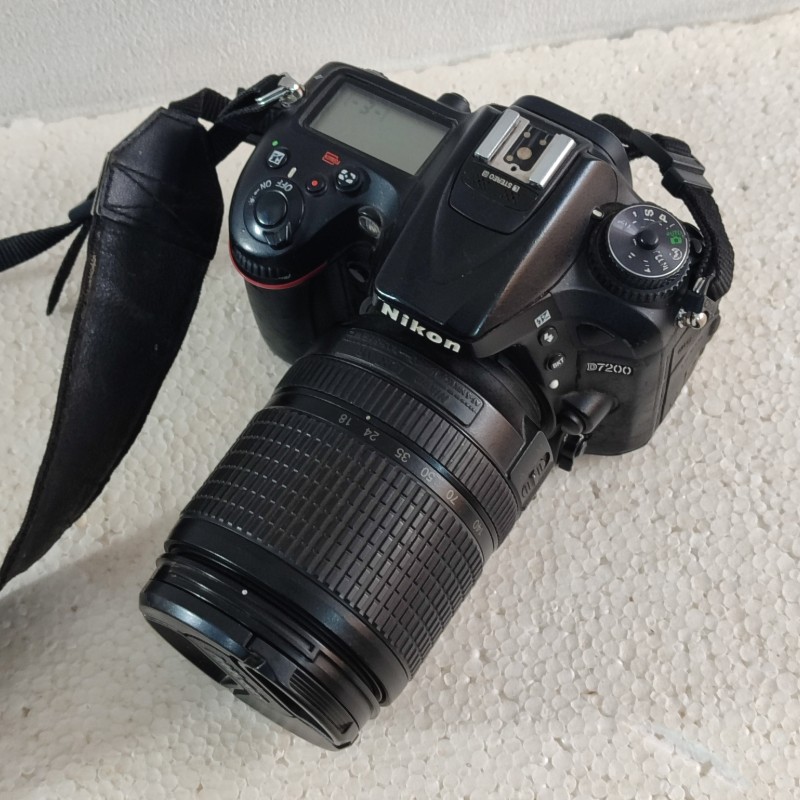 Nikon EOS D7200