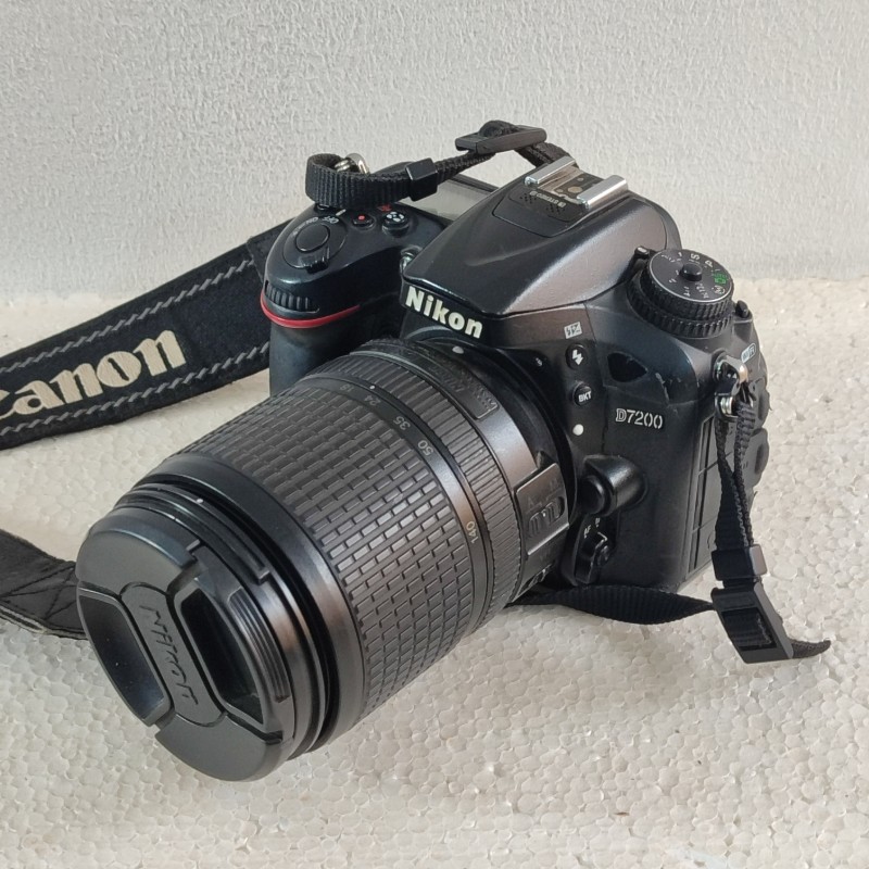 Nikon EOS D7200