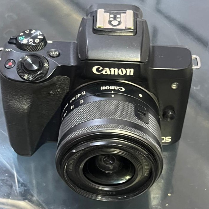 Canon EOS M50