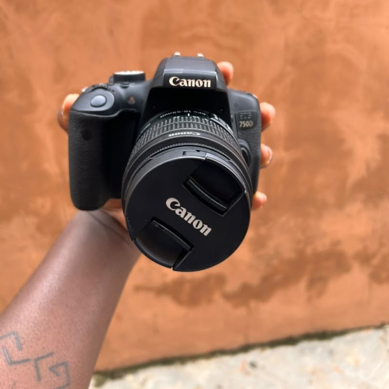 Canon EOS Rebel T6i (EOS 750D)
