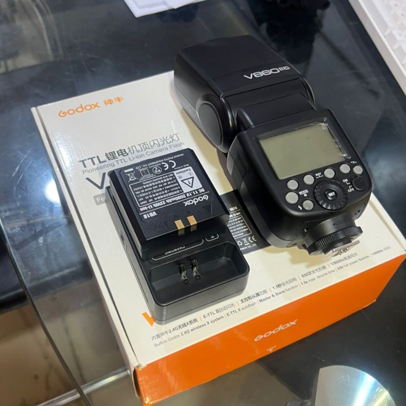 Godox Ving V860II-C