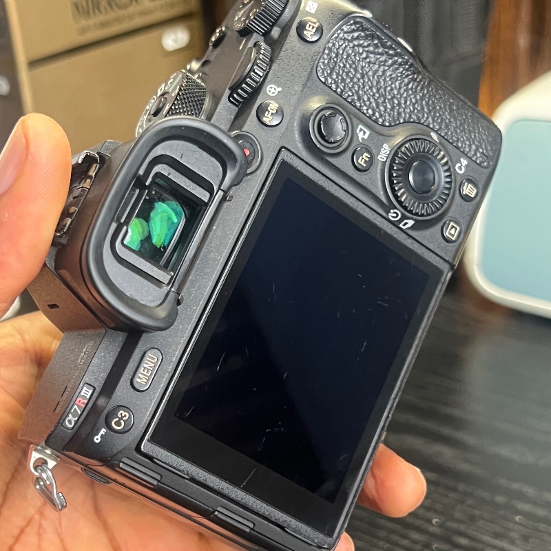 Sony a7R III (ILCE-7RM3)