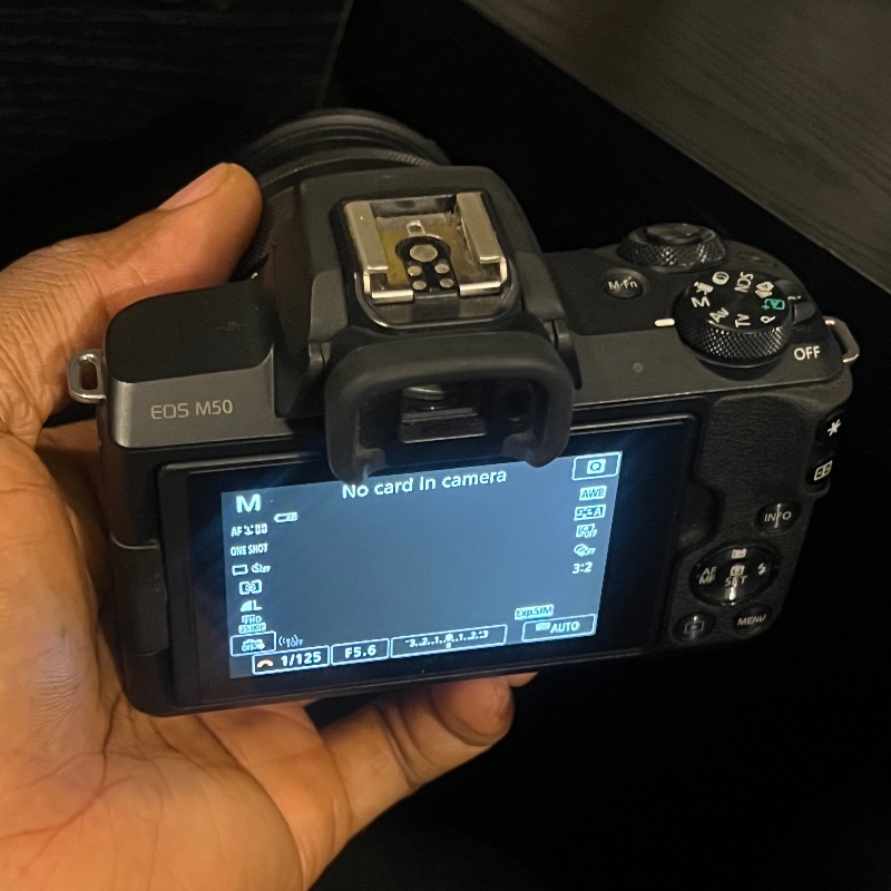 Canon EOS M50
