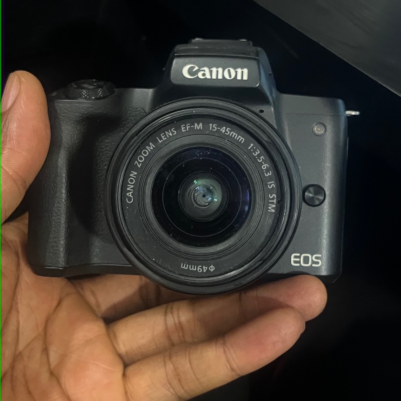 Canon EOS M50