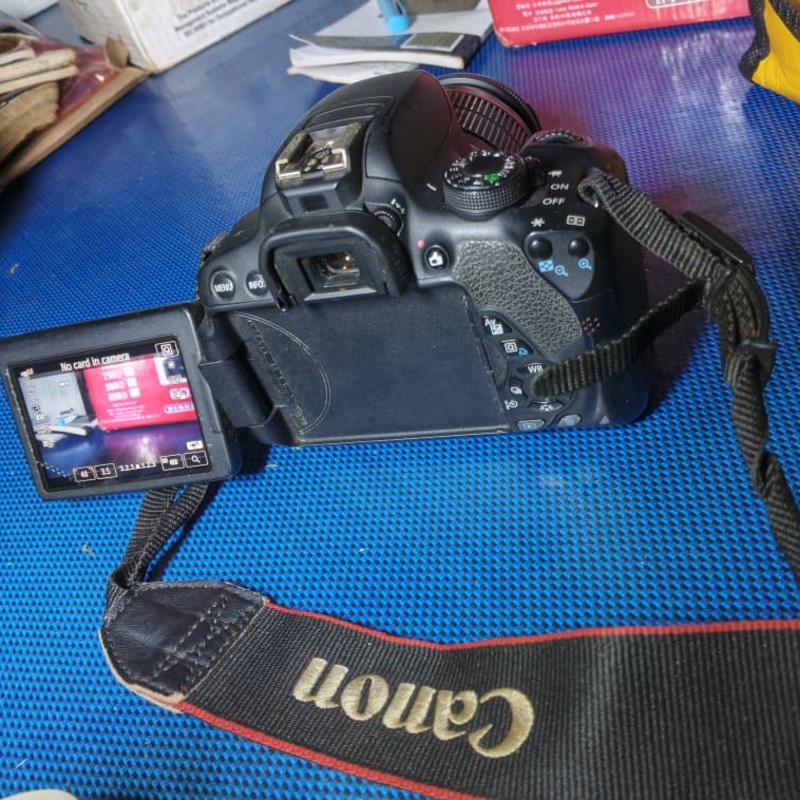 Canon EOS 700D