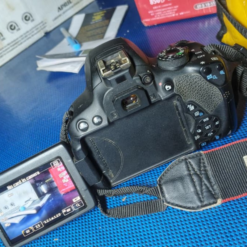 Canon EOS 700D