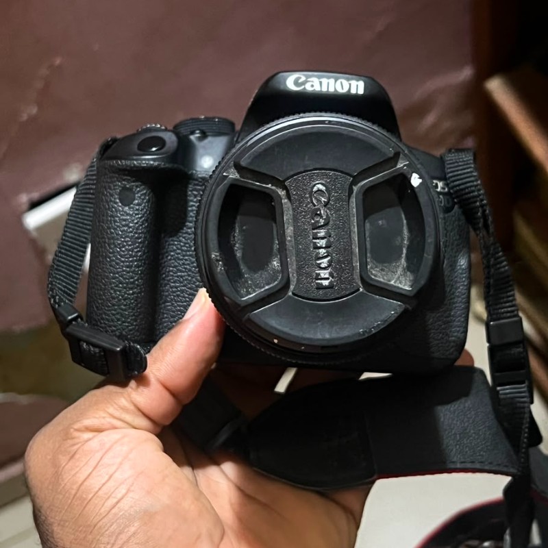 Canon EOS 700D