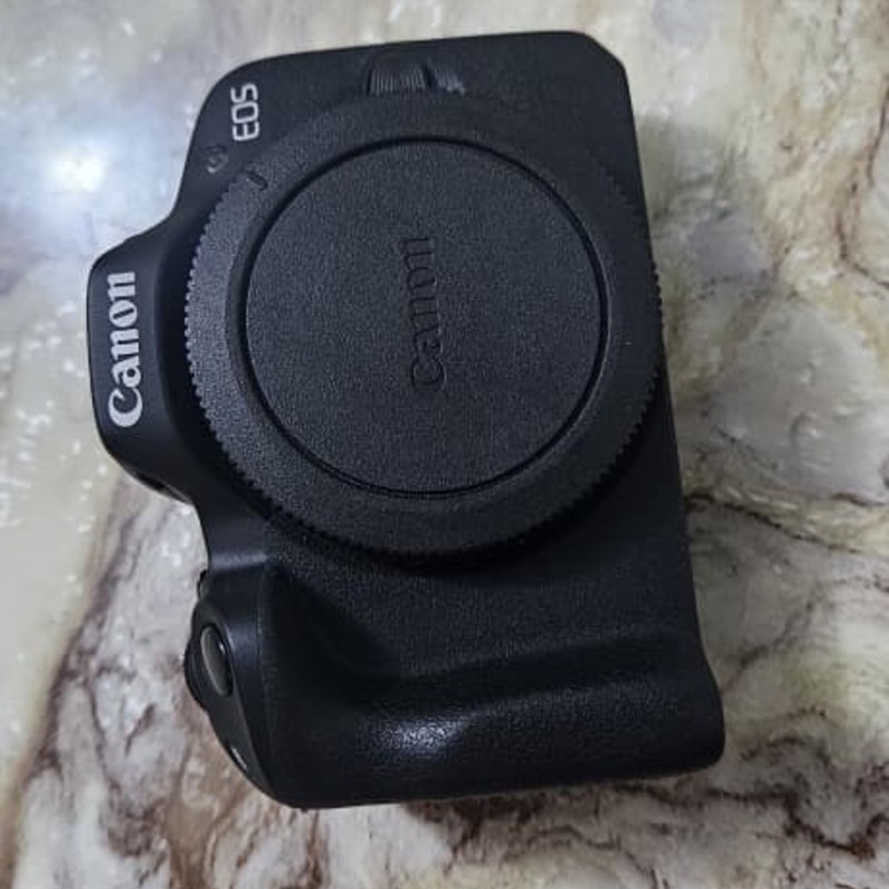 Canon EOS R50