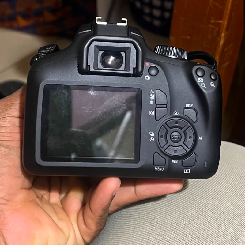 Canon EOS 4000D