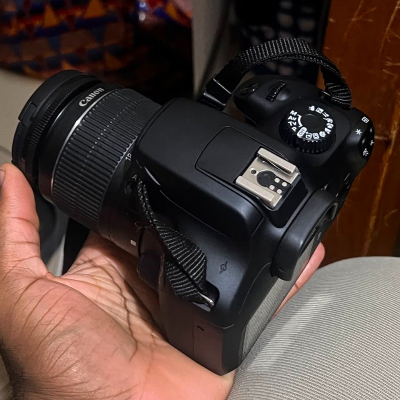 Canon EOS 4000D
