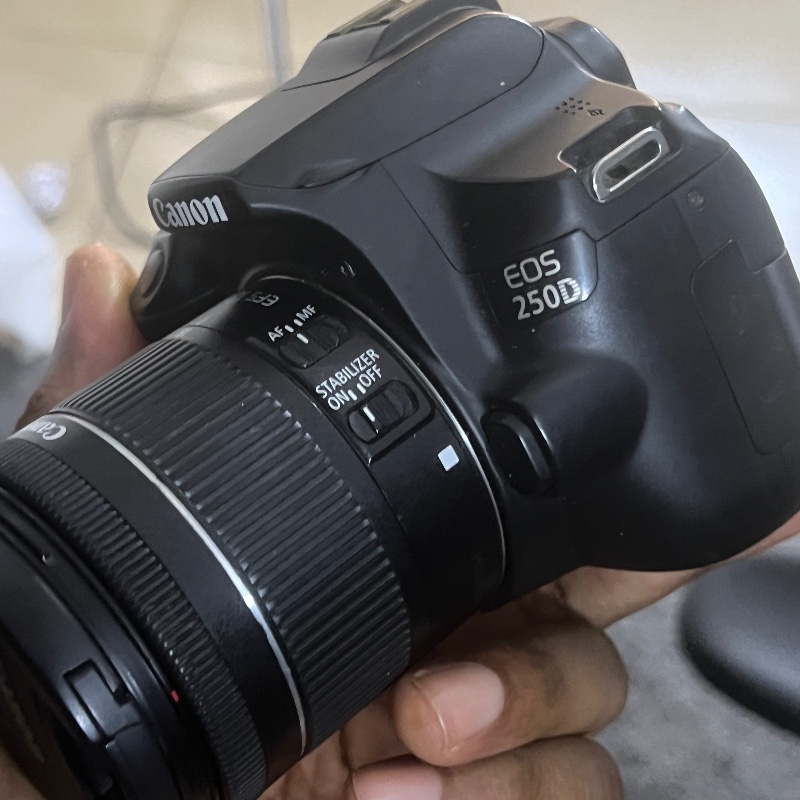 Canon EOS 250D (Rebel SL3)
